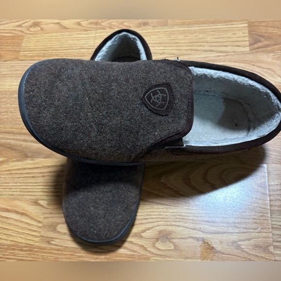 Men’s Ariat slippers size 11 brown - Picture 1 of 4